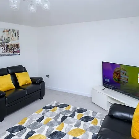 Modern Luxury 5 Bedroom House With Parking Chatham  Exterior photo