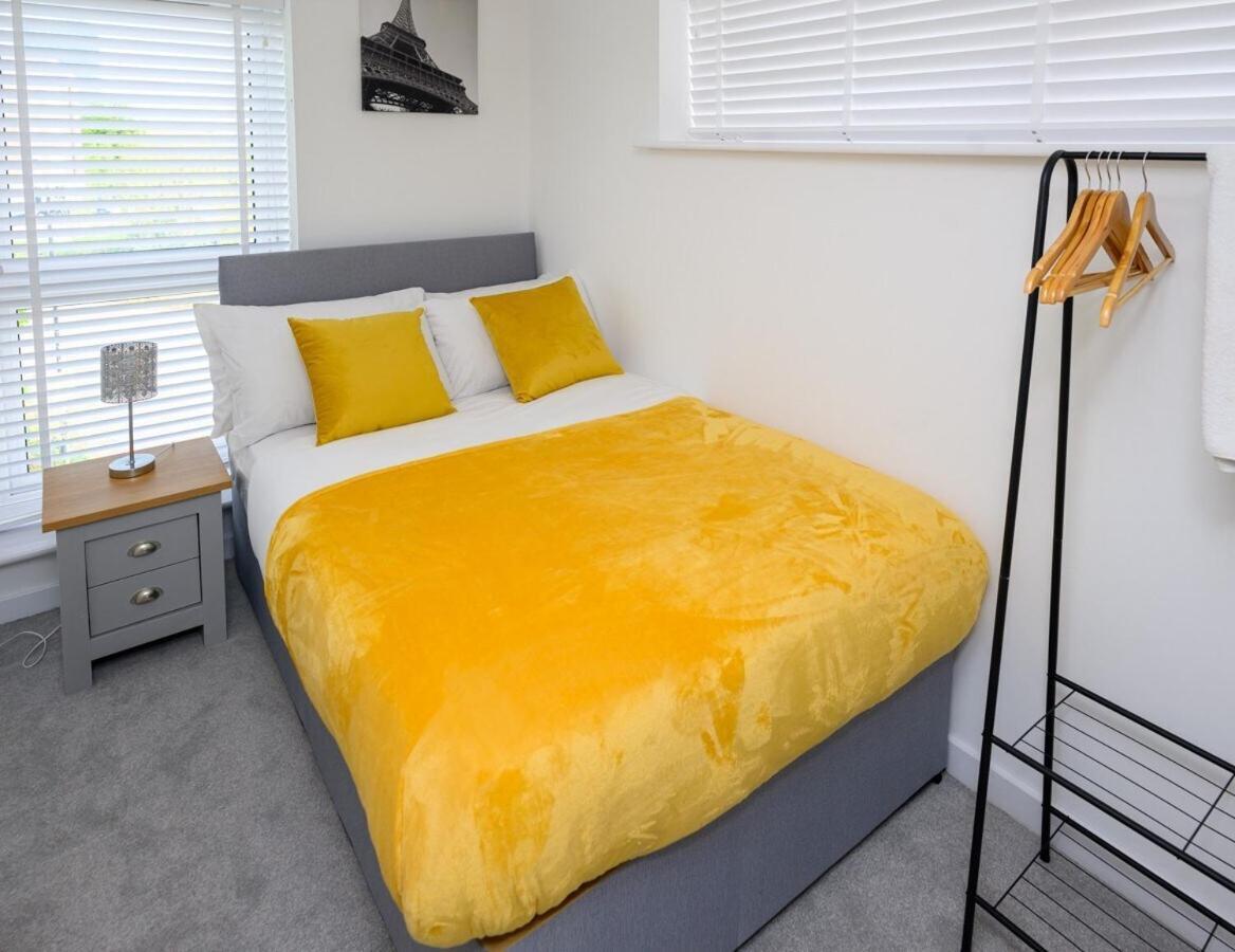 Holiday home Modern Luxury 5 Bedroom House With Parking